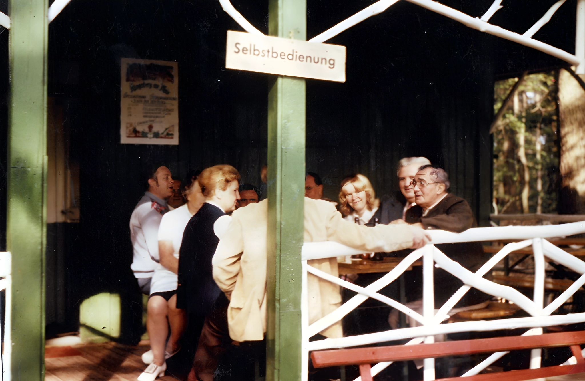 Beisammensein an der Schutzhütte am Aussichtsturm 1970